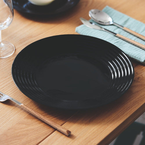 Harena 18-piece black/white dinnerware set