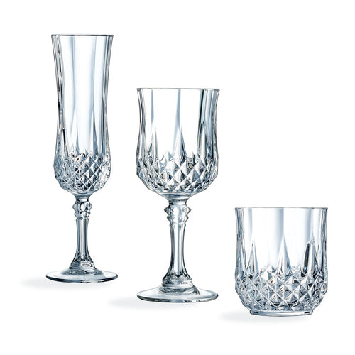 Ensemble 24 pièces, verres à pied, flutes et verres à eau